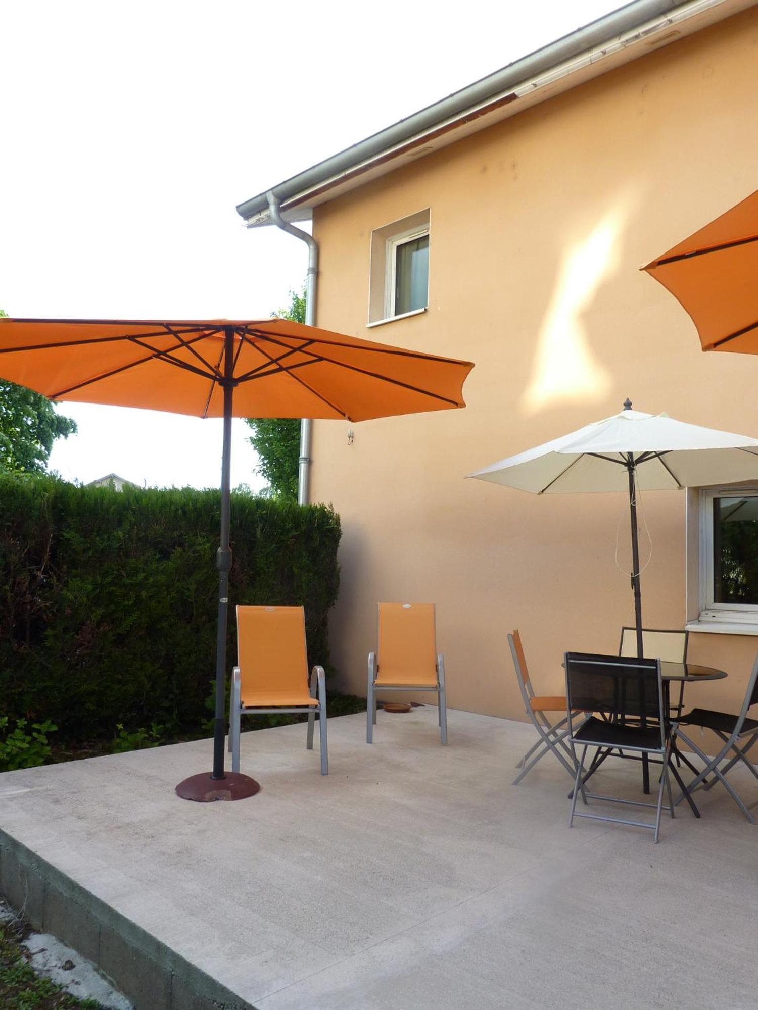 Montréal La Cluse Lac'Hotel France מראה חיצוני תמונה