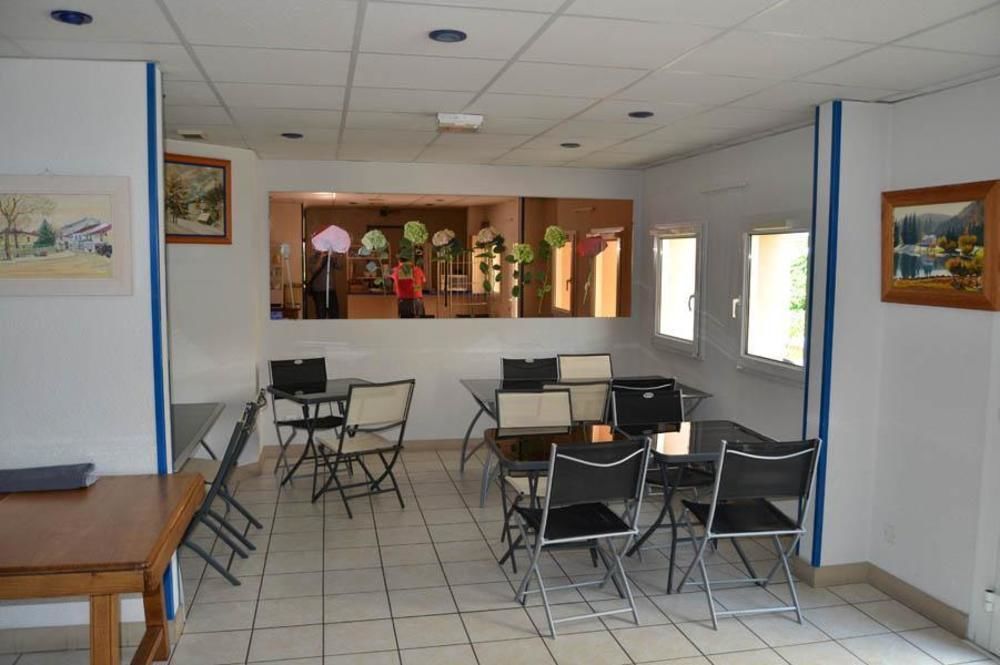 Montréal La Cluse Lac'Hotel France מראה חיצוני תמונה